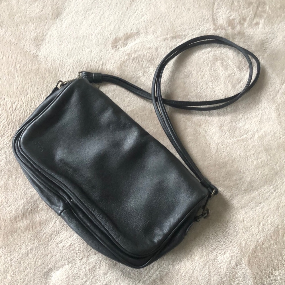 Black leather handbag for women great condition